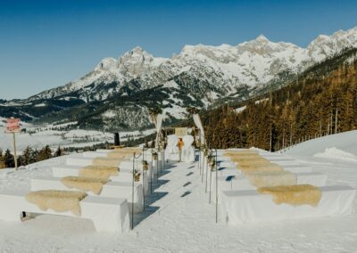Trausetting für eine freie Trauung im Winter in den Bergen in Maria Alm