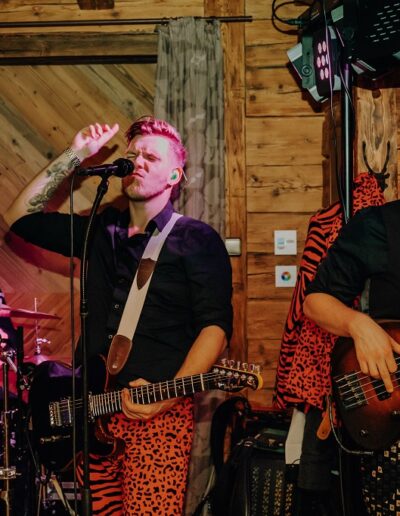 Wedding band sets the mood at a winter wedding in the mountains in Austria