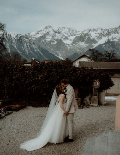 Glühweinempfang bei Hochzeit am Berg mit Blick über die Alpen