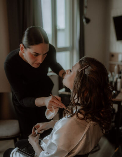 Brautstyling bei Tiny Wedding in den Alpen
