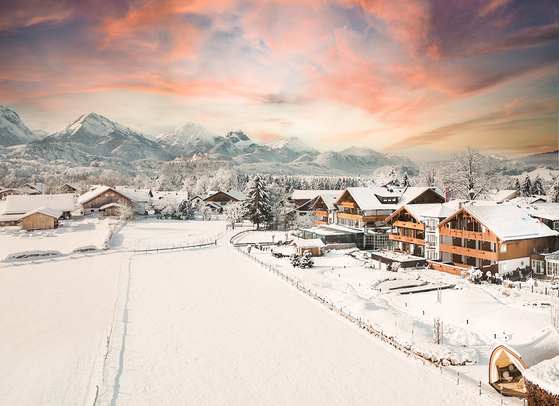 Winterliches Alpenpanorama am Hotel Das Rübezahl – romantische Flitterwochen im Schnee in Bayern