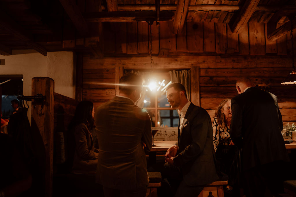 Rufana Alp, Gespräch Trauzeuge mit Bräutigam