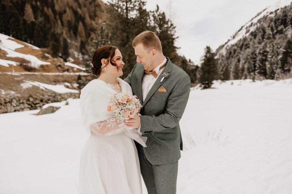 Hochzeit in den Bergen - Österreich, kleine Hochzeit mit Ronja Weddings