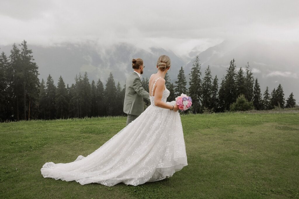 Heiraten in den Bergen in Österreich - Almhochzeit mit Ronja Weddings
